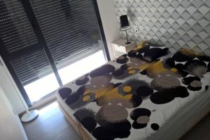 Postel nebo postele na pokoji v ubytování Sun Terrace Apartment + 17 fotografií