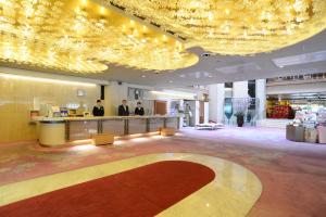 Vstupní hala nebo recepce v ubytování Iwakuni Kokusai Kanko Hotel + 37 fotografií