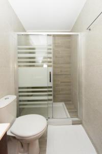 Kúpeľňa v ubytovaní Paraskevi Luxury Apartments