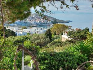 Foto dalla galleria di Villa Arni Andros - Βίλα ΑΡΝΗ a Mpatsi (Batsi)