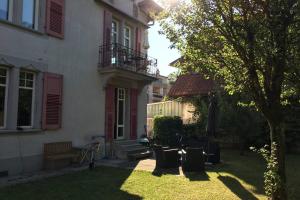 Gallery image of 2 Zimmer in Jugendstilwohnung mit Garten (1-6 P.) in Bern