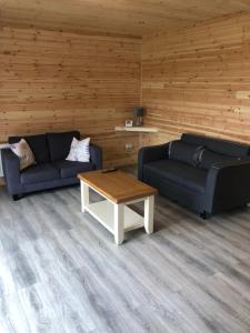 Istumisnurk majutusasutuses FOYLE VIEW CABIN