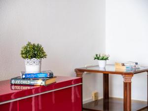 Knihovna v apartmánu