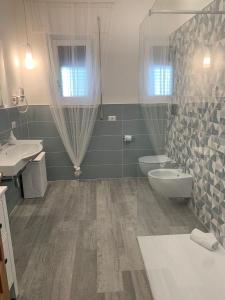 A bathroom at Il Nido del Gabbiano