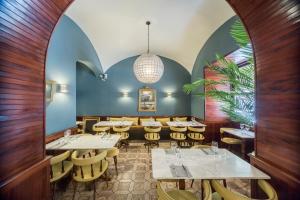 Restoran atau tempat lain untuk makan di Monsieur Miot Concept Hotel - Bastia centre