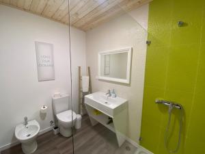Um banheiro em Golden Halcyon - Ericeira Villas