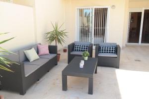 Posedenie v ubytovaní Las Marinas Grand Terrace