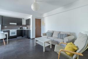 Kuchyňa alebo kuchynka v ubytovaní FUN BUILDING PENTHOUSES by HOMEABOUT