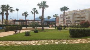Vonkajšia záhrada v ubytovaní Las Marinas Grand Terrace