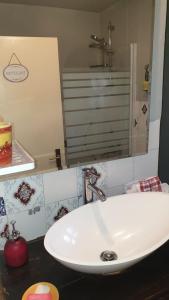 
A bathroom at Quintinha Reimao
