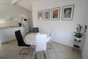 Kuchyň nebo kuchyňský kout v ubytování Apartman Eli 2