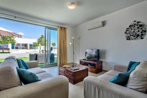 Χώρος καθιστικού στο Fuseta Ria Resort - Villa Jasmine - Pool, Jacuzzi & Sea Views