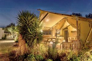 Zahrada ubytování Procida Camp & Resort - La Caravella