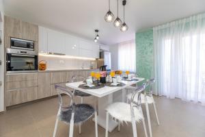Kuchyň nebo kuchyňský kout v ubytování Apartman Gržetić