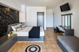 Posezení v ubytování Plastiras Rooms