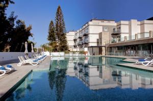 Bazén v ubytování Urban Valley Resort & Spa nebo v jeho okolí