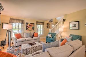 Gallery image of Traditional Marthas Vineyard Home with Porch and Yard in Oak Bluffs