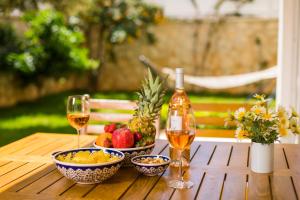 Nápoje v ubytování Garden Court Apartments + 42 fotografií