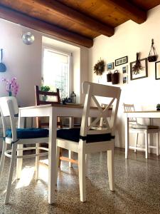 A seating area at Relais Valpolicella B&B