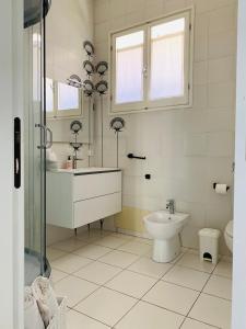 Vonios kambarys apgyvendinimo įstaigoje Da u Franchin