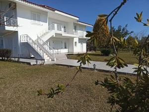 Billede fra billedgalleriet på Silver villa Raches maisonette & Green i Kouvéla