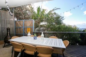 Balkón nebo terasa v ubytování Saltwater 5 - sleeps 8 - close to Main Beach