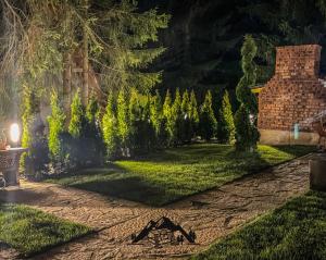 Aed väljaspool majutusasutust Vila Bašić Vlašić Spa Apartman JELEN