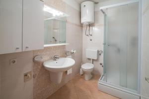 Kúpeľňa v ubytovaní Apartments Ana S
