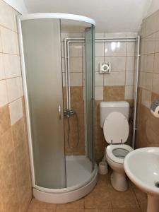 Et badeværelse på Casa Tora Tasnad