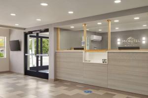 Lobi ili recepcija u objektu Microtel Inn & Suites by Wyndham Raleigh