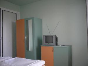 TV a/nebo společenská místnost v ubytování Complex Exotica