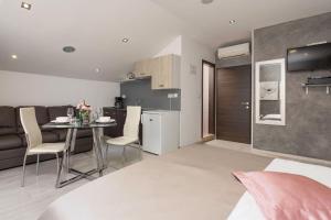 Afbeelding uit fotogalerij van Apartments Deny in Vrsar +33 foto's