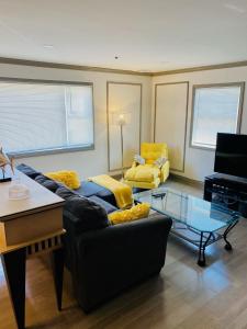 Ruang duduk di Irish American INN