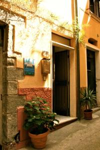 The building in which a vendégházakat is located