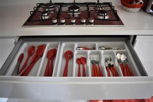 A kitchen or kitchenette at Melograno Home