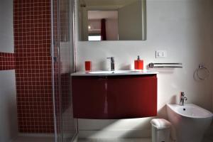 A bathroom at Melograno Home Még 28 kép