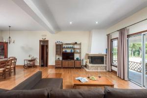 Kuchyň nebo kuchyňský kout v ubytování Zizi Sea View Villa