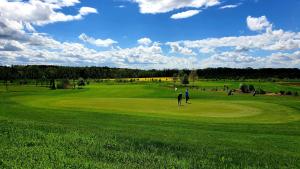 Golf v apartmánu nebo okolí