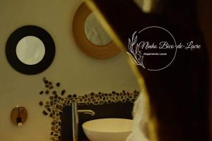 Koupelna v ubytování Ninho Bico-de-Lacre ~ o paraíso é a/na Terra