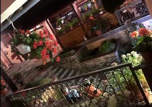 Φωτογραφία από το άλμπουμ του Restoran sa sobama za iznajmljivanje MALI RAJ σε Mrkonjic Grad +24 φωτογραφίες