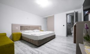 Afbeelding uit fotogalerij van Pensiunea Maf in Mangalia +18 foto's