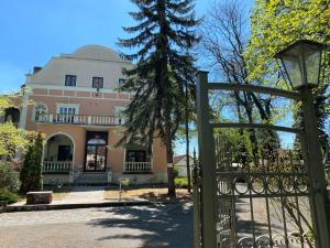 Budova, v ktorej sa hotel nachádza