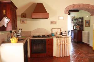 A kitchen or kitchenette at Agriturismo Podere San Pietro