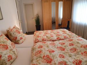 Postel nebo postele na pokoji v ubytování Ferienwohnung Schlossblick Bad Breisig