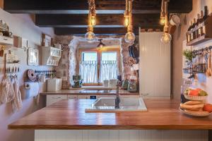 Fotografie z fotogalerie ubytování Luxury LeNi Guest House v Murteru