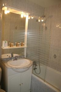 Fotografie z fotogalerie ubytování Hôtel Céleste v destinaci Luchon