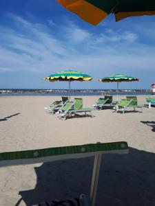 A beach at or near a szállodákat