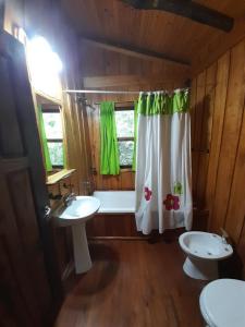 Un baño de Yasí Yateré Reserva Agroecológica