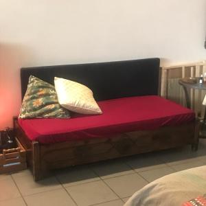 Гостиная зона в Cozy Studio 10 min by foot from metro Acropolis