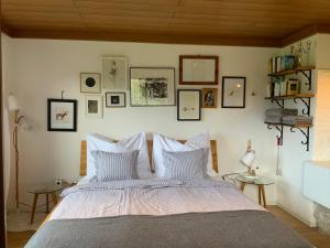 Un pat sau paturi într-o cameră la Haus Bichler